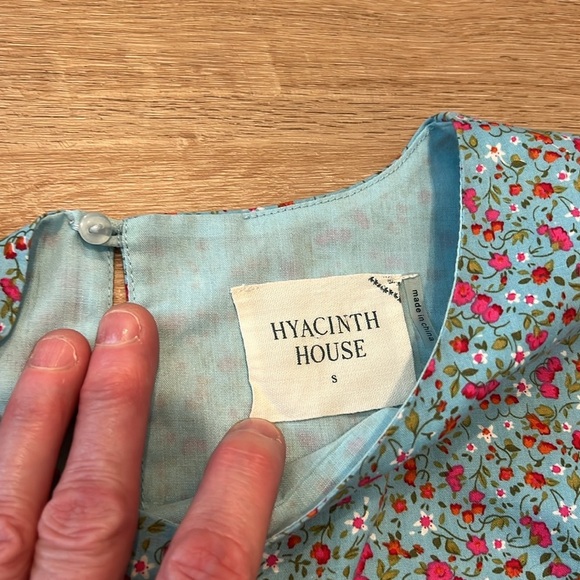 Tuckernuck Hyacinth House Blue Ditsy Floral Fiona Blouse size Small - Picture 7 of 9